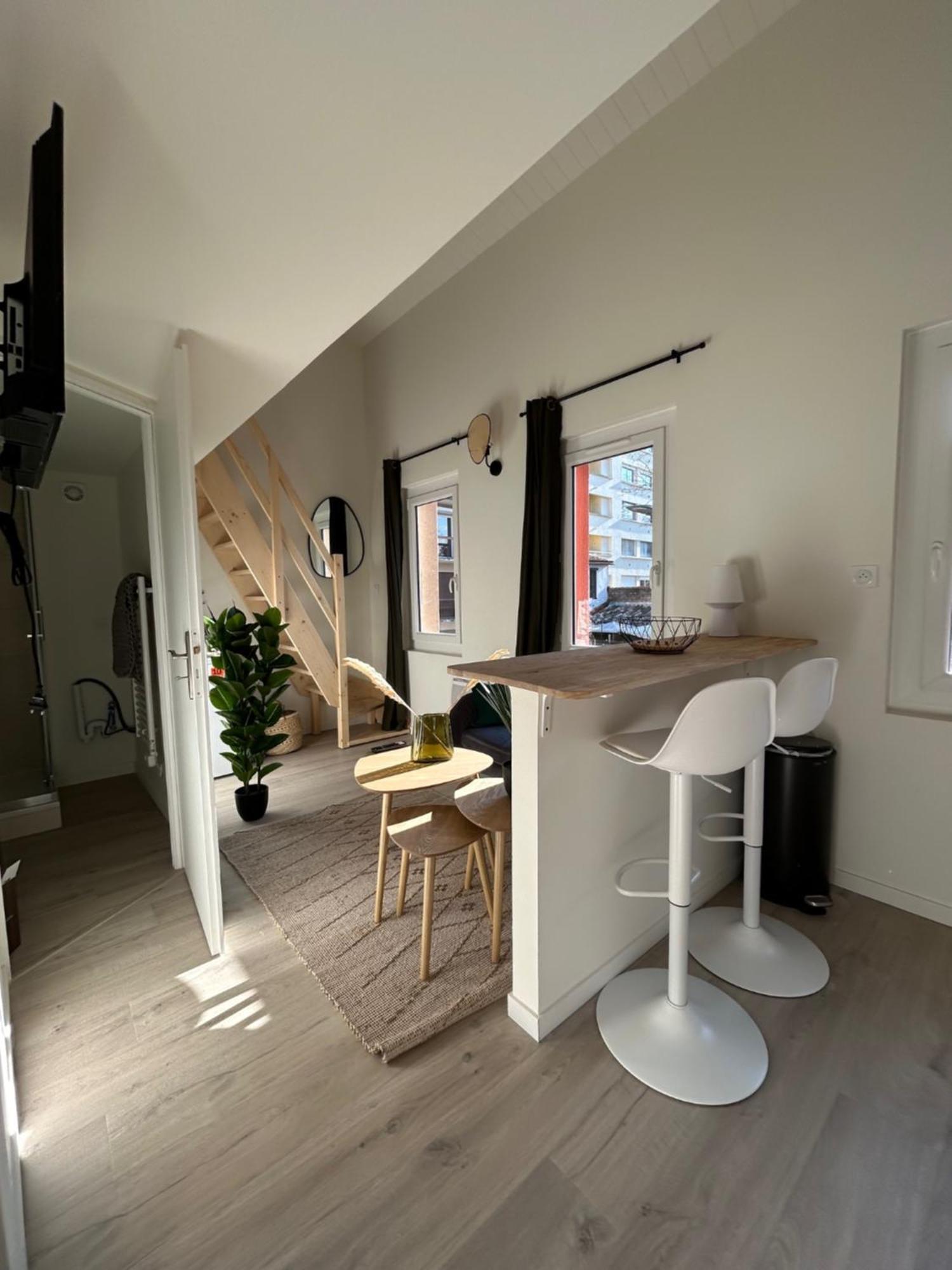 Apartment L'apparte Saint Michel - T1bis - Metro - Tram *